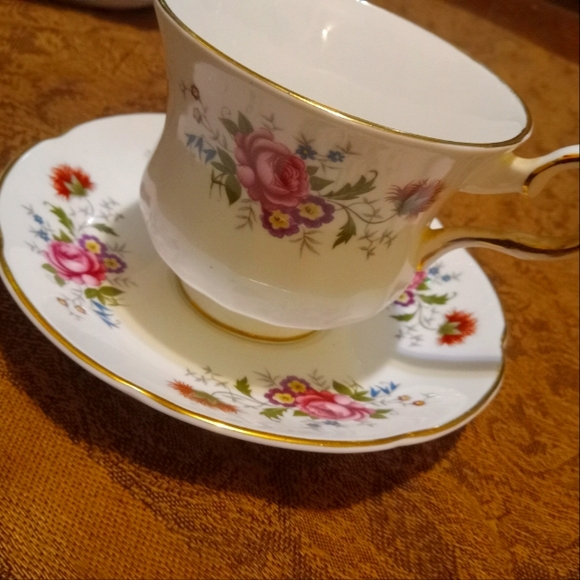 Antique Royal Grafton Cup&saucer footed gilded unique shape - Picture 2 of 7